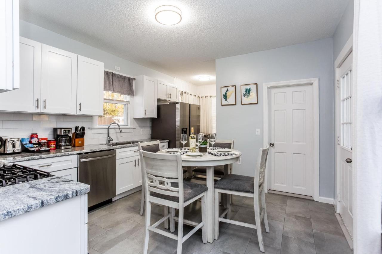 2 Bedroom Apartment Near Bristol Center Екстер'єр фото